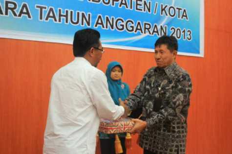 Pemkab Boltim Serahkan LKPD ke BPK RI